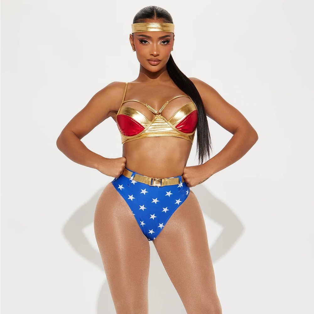 Wonderous Hero “Wonder Woman” 4 Piece Costume Set